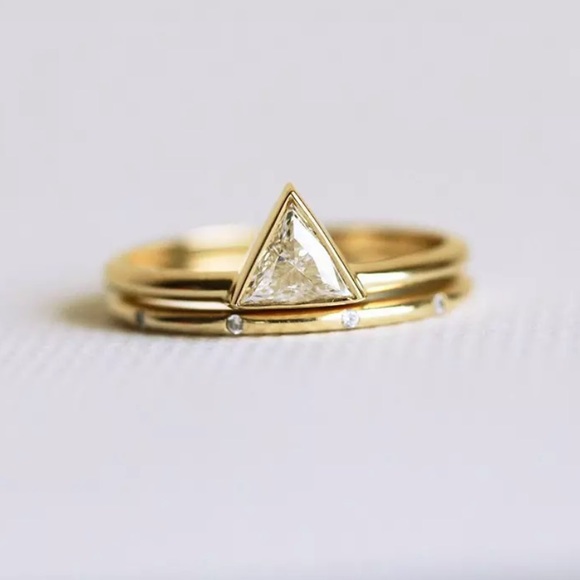 MADALENA ♡ Geometric Crystal 2 Rings GIFT SET - Picture 2 of 7